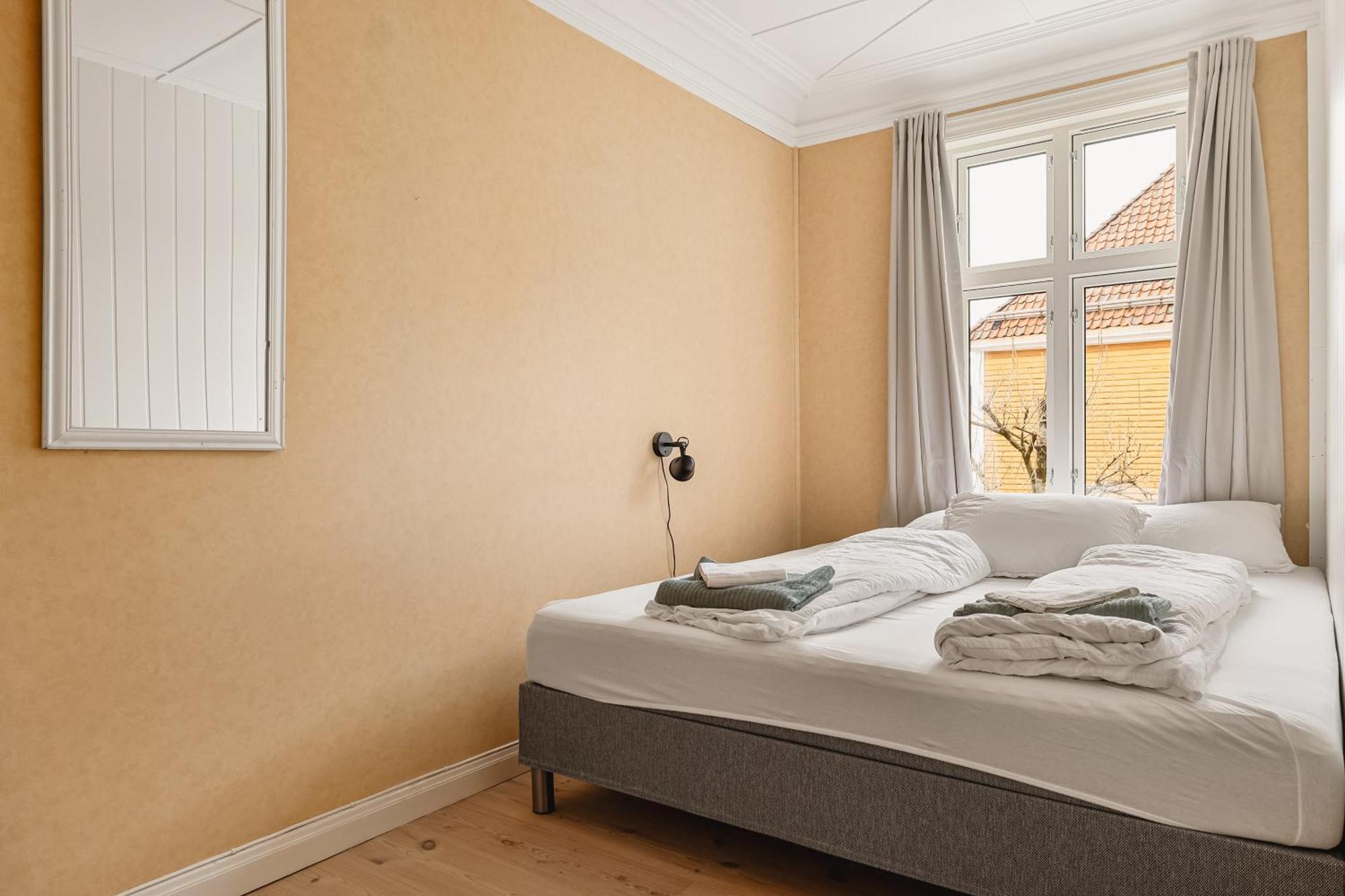 Spacious! 2024 Renovated! 4 Bedrooms! Bergen Bagian luar foto