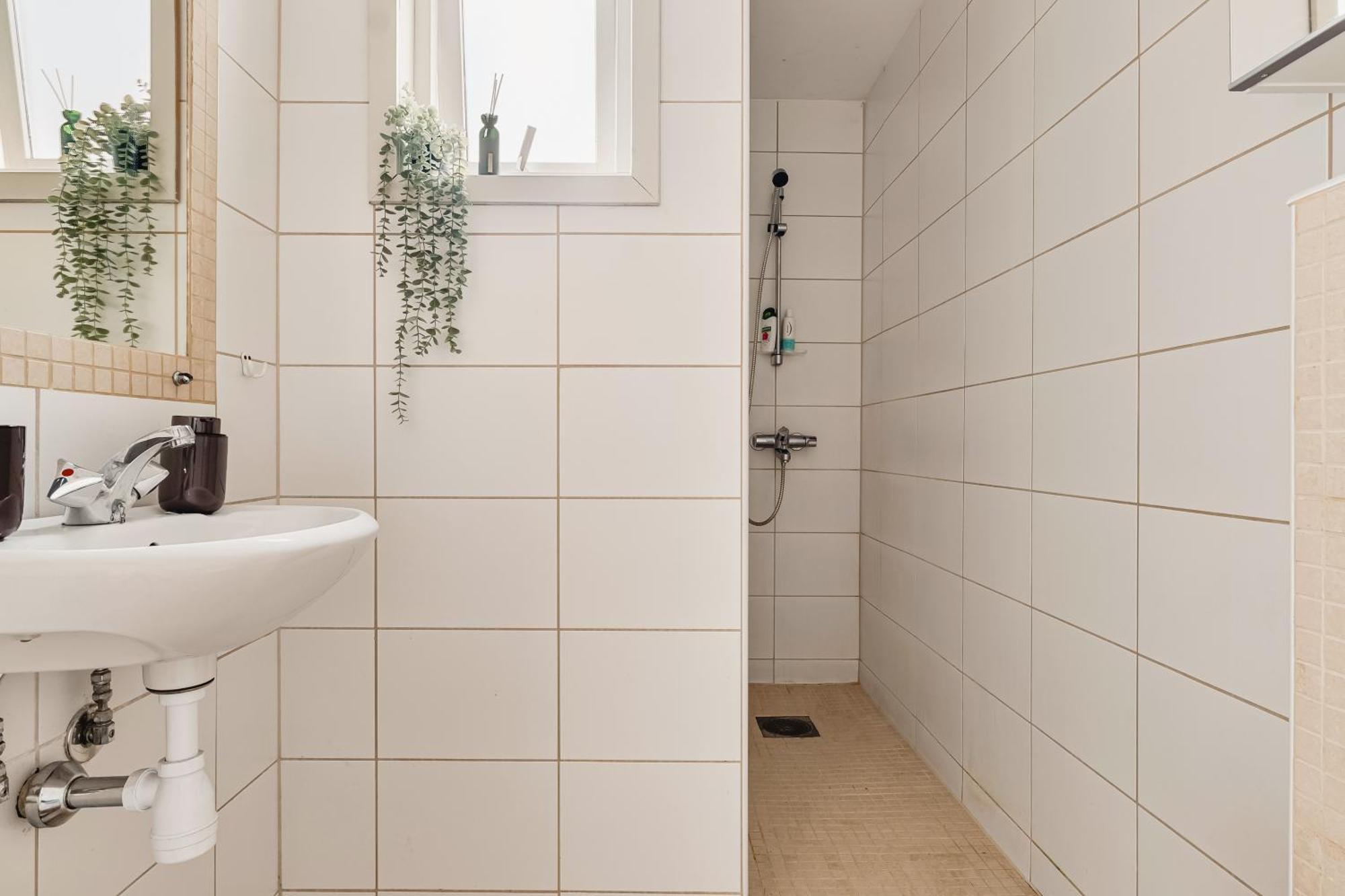 Spacious! 2024 Renovated! 4 Bedrooms! Bergen Bagian luar foto